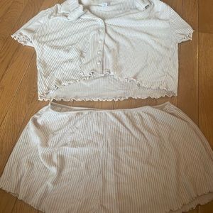 FOREVER 21 PAJAMA SET SHIRT AND SHORTS